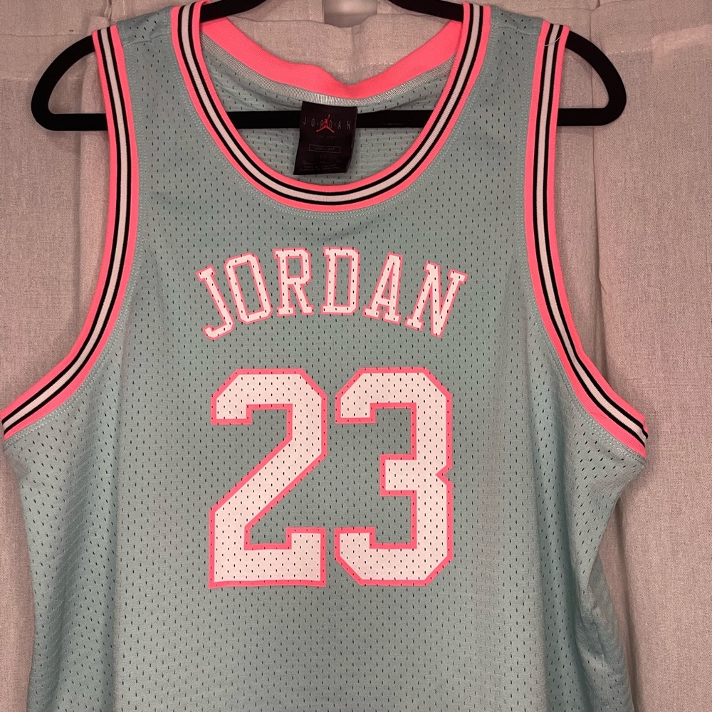 Womens Jordan cropped jersey